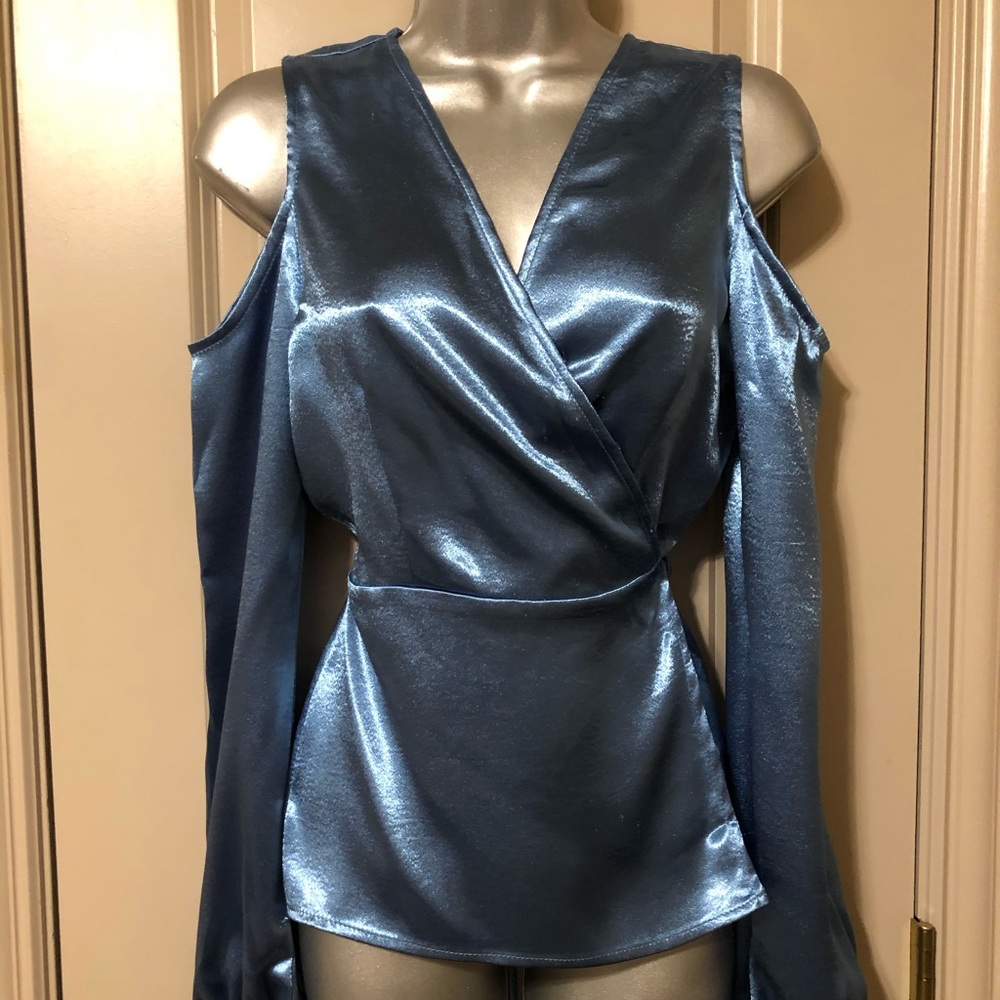 Metallic/satin blue top cold shoulder sz: Small